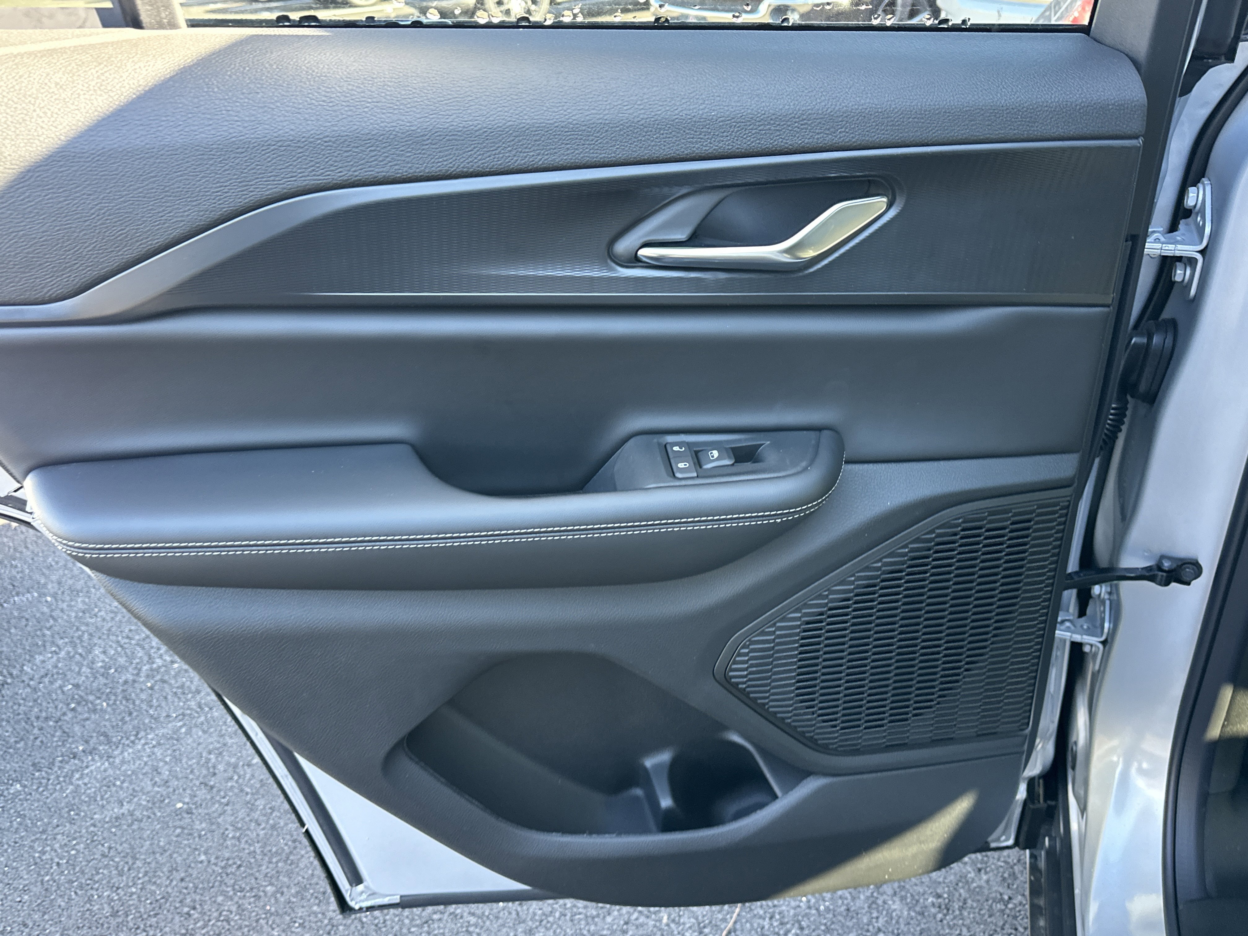 New 2025 Jeep Grand Cherokee Altitude image 31