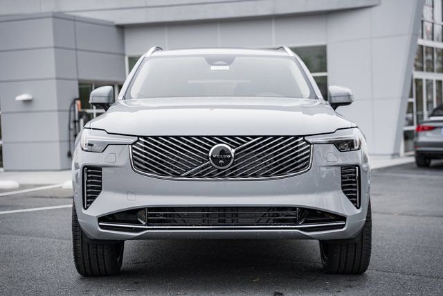 New 2026 Volvo XC90 B6 Ultra w/ Protection Package image 2