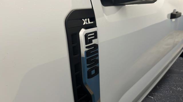 Used 2023 Ford F250 XL w/ Camper Package image 33