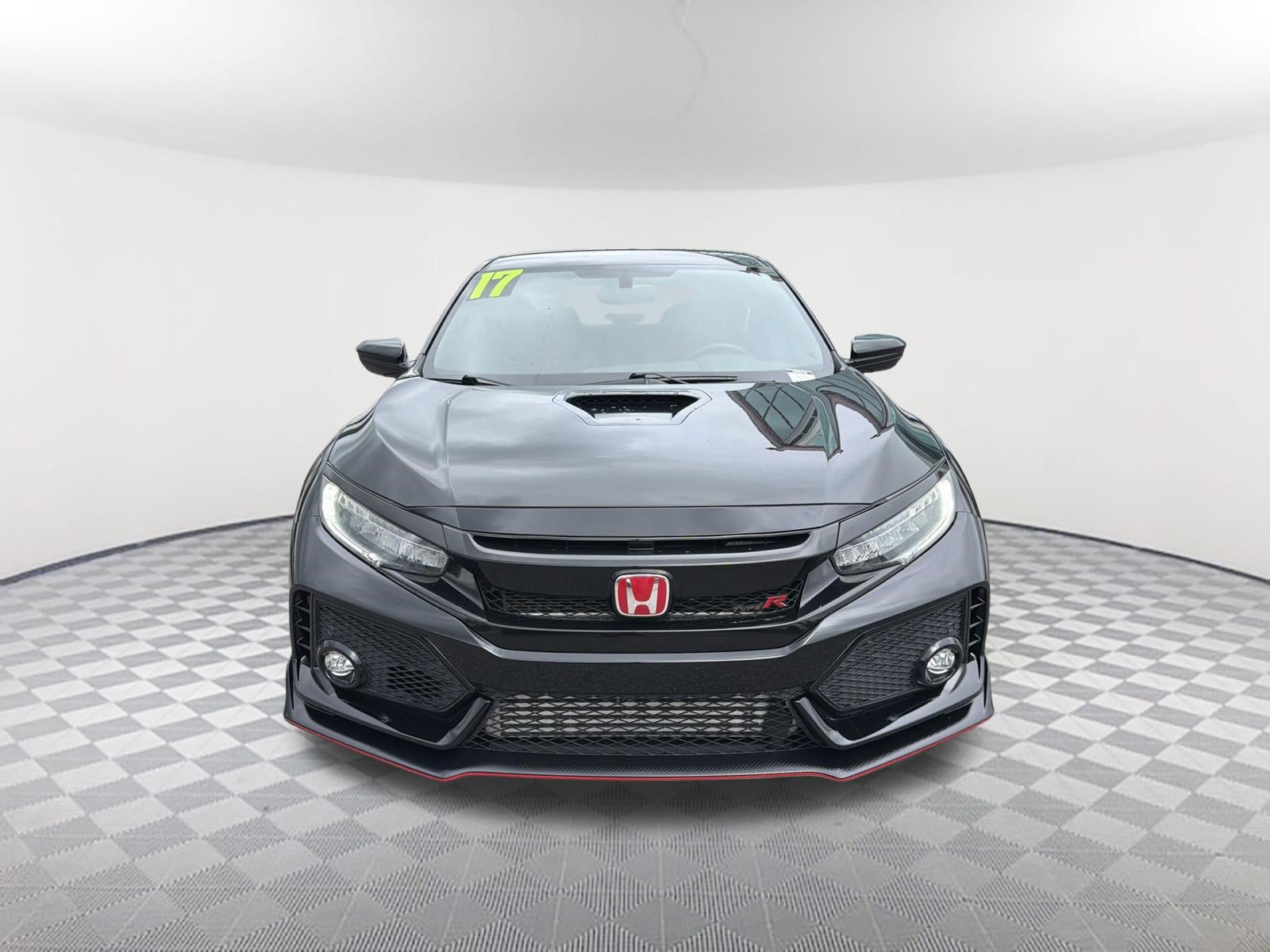 Used 2017 Honda Civic Type R image 2