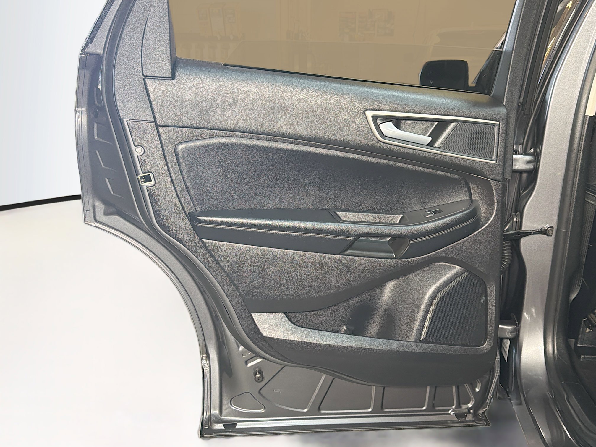 Used 2022 Ford Edge SEL image 25