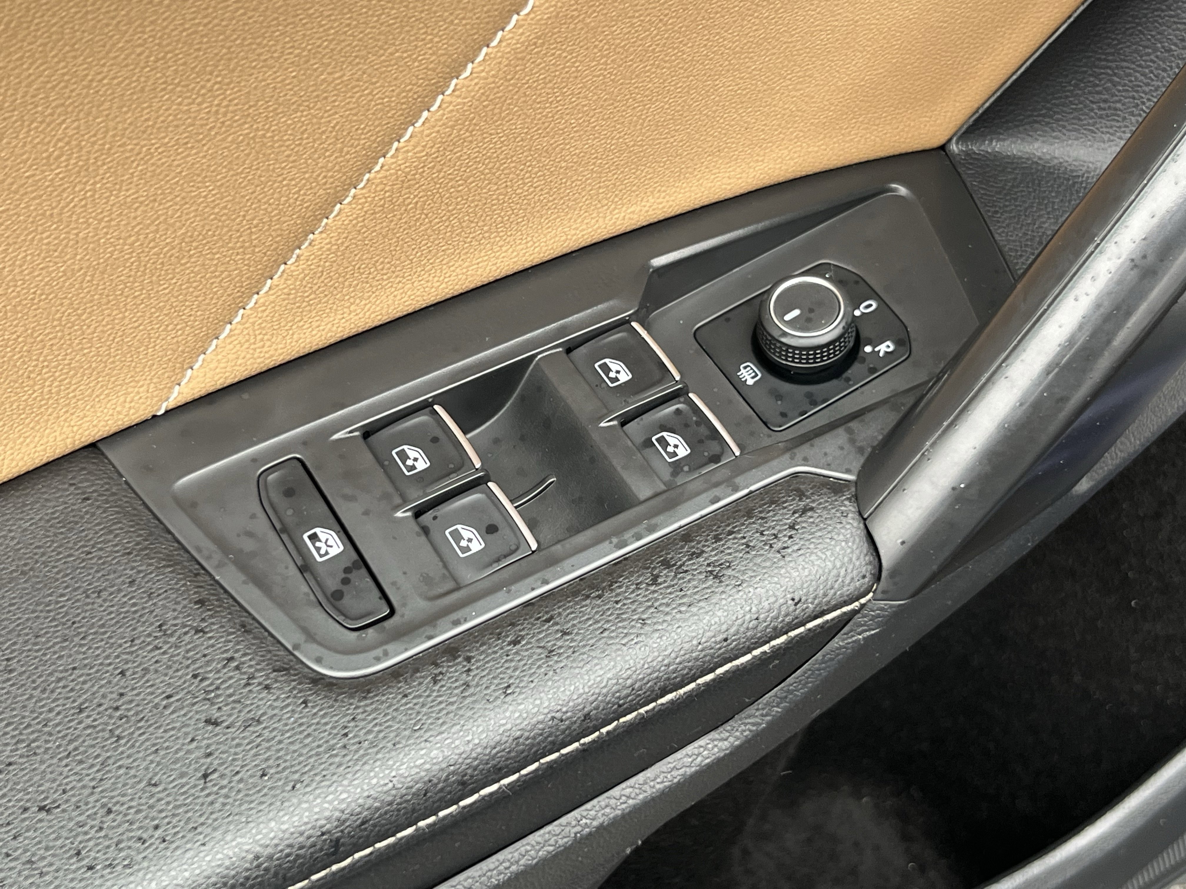 Used 2022 Volkswagen Tiguan SE AWD/4WD image 20