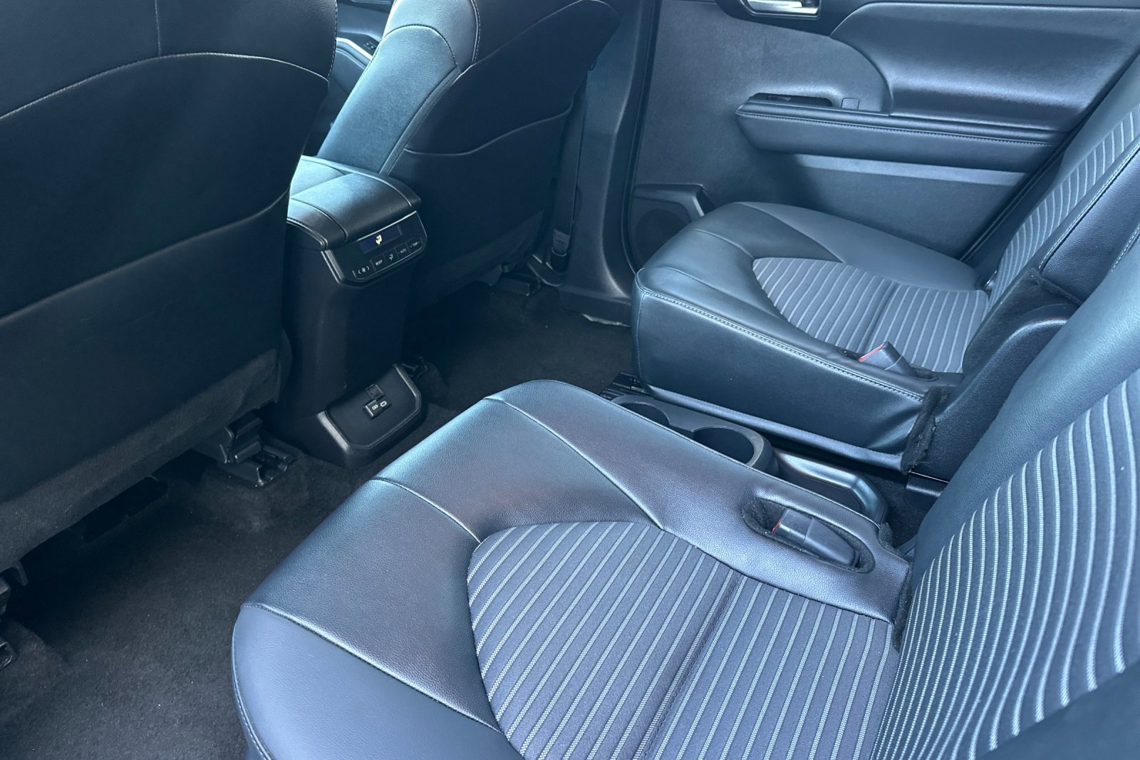 Certified 2025 Toyota Highlander XSE AWD/4WD image 12