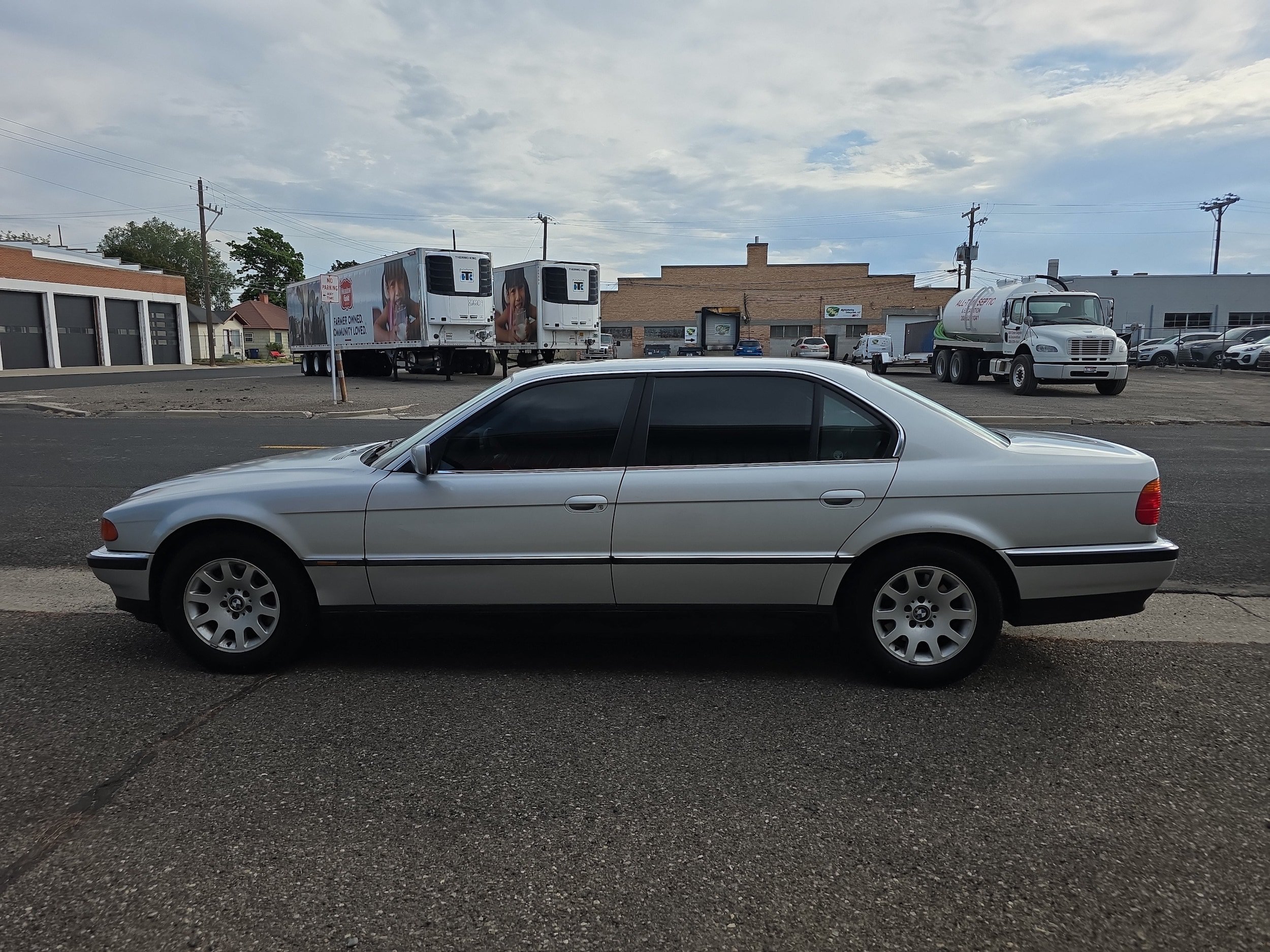 Used 2000 BMW 740iL RWD image 4