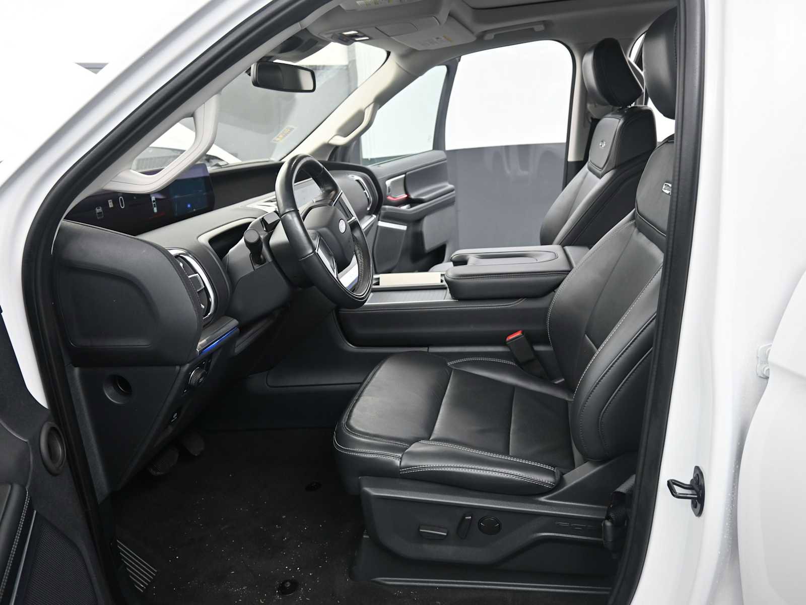 Used 2025 Ford Expedition Max Platinum AWD/4WD image 12