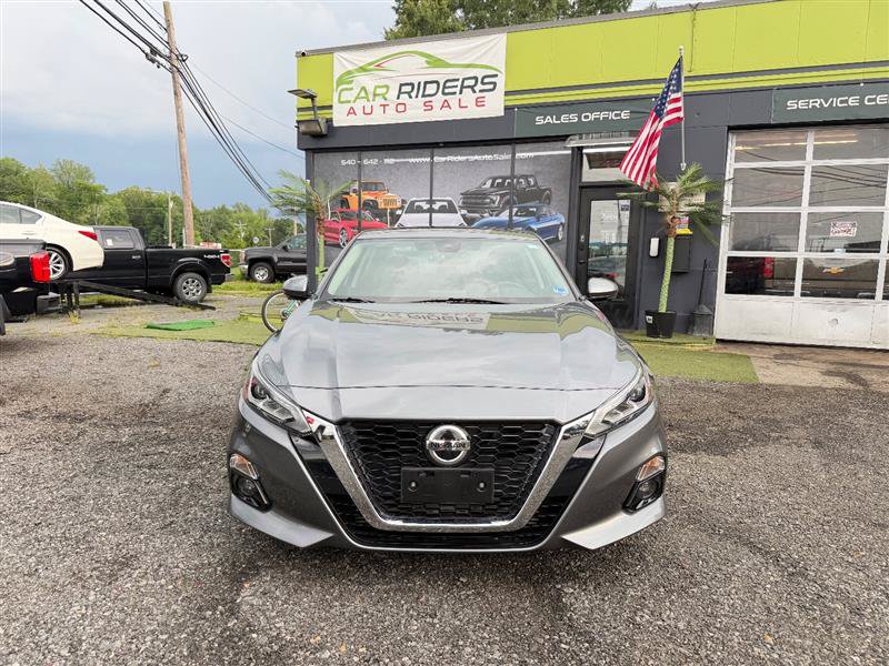 Used 2020 Nissan Altima 2.0 Platinum FWD image 2