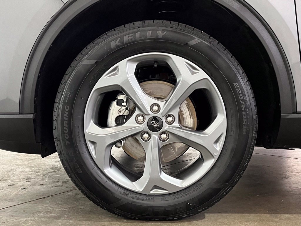 Certified 2025 Ford Escape ST-Line AWD/4WD image 17