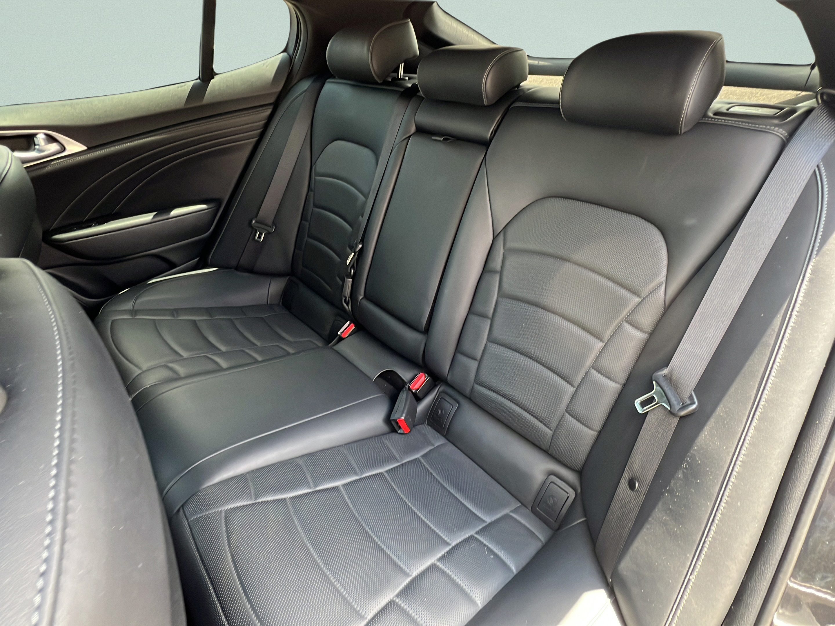 Used 2022 Kia Stinger GT2 RWD image 11