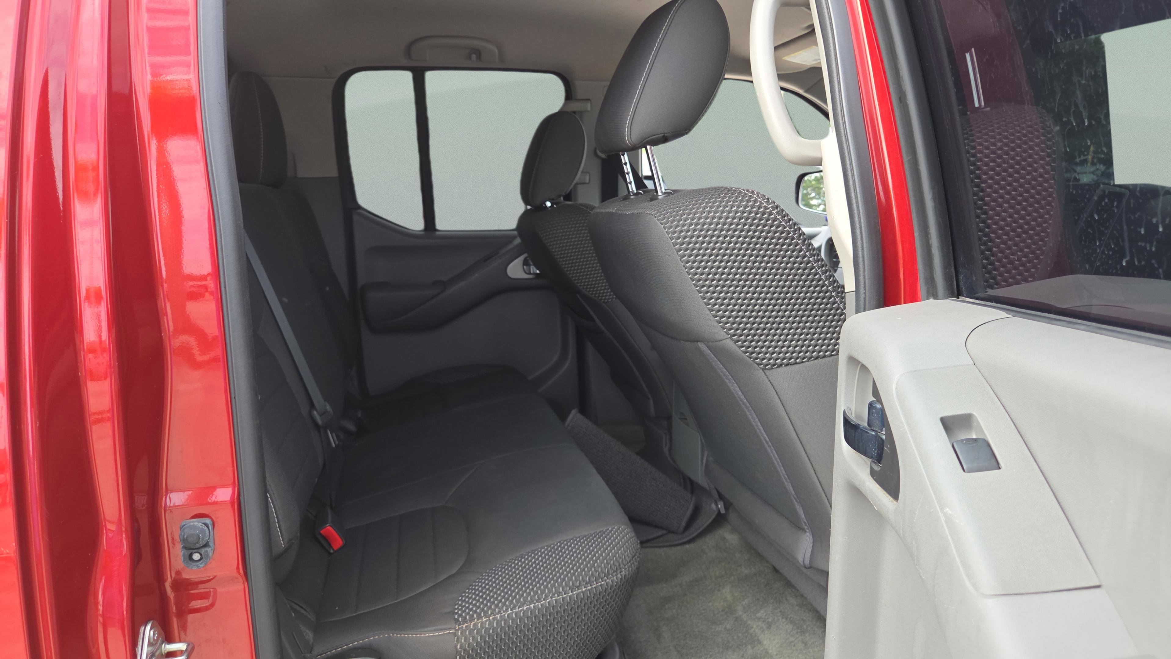 Used 2018 Nissan Frontier SV RWD image 16