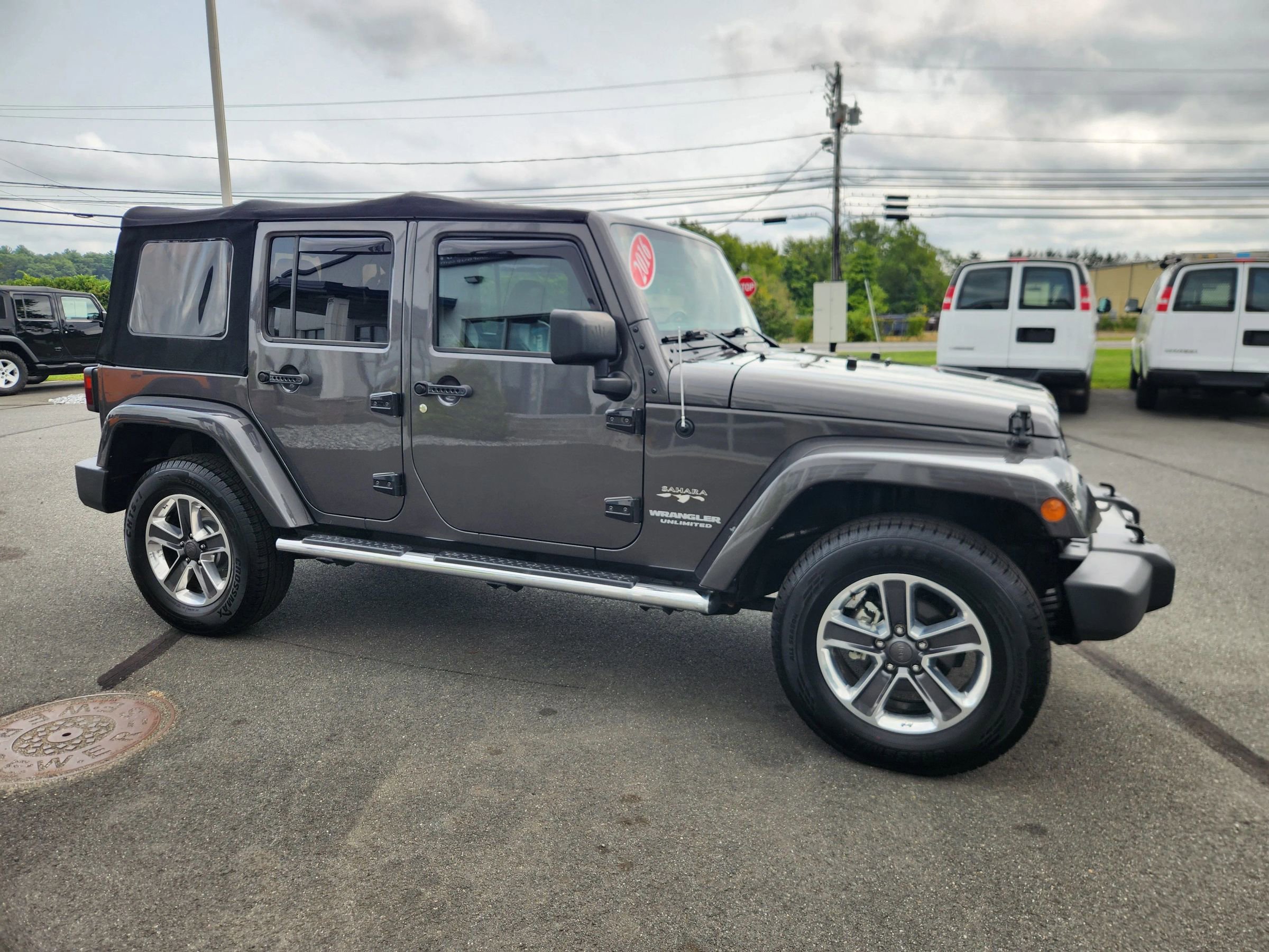 Used 2016 Jeep Wrangler Unlimited Sahara w/ Dual Top Group image 16