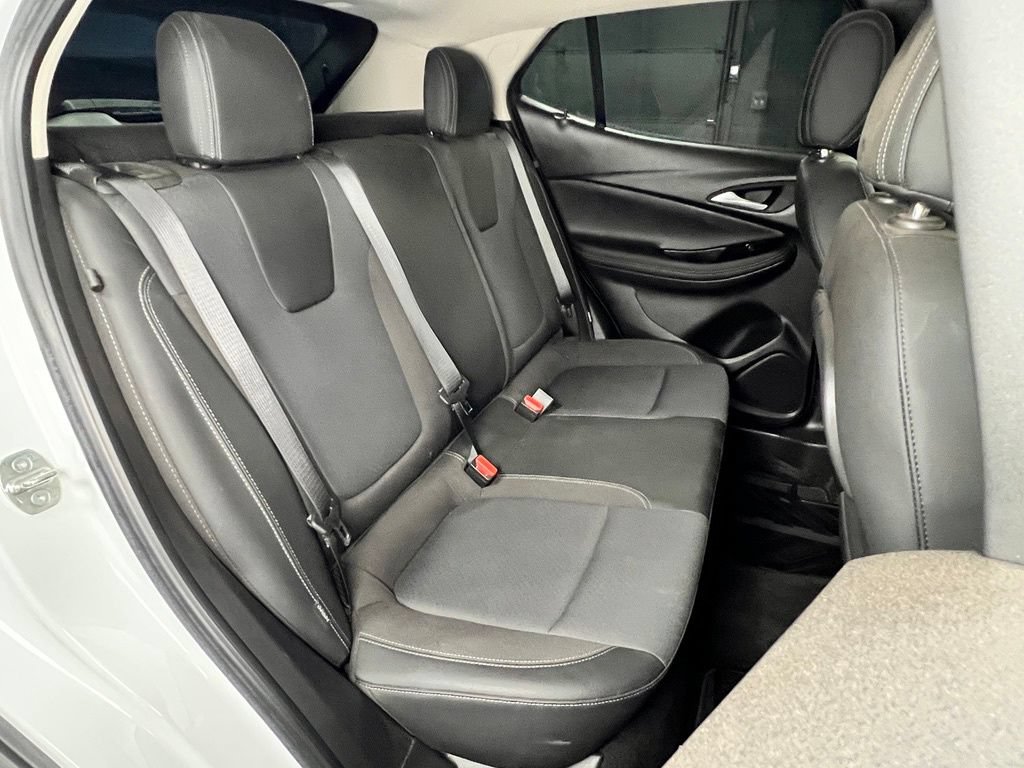 Used 2022 Buick Encore GX Preferred w/ Cold Weather Comfort Package AWD/4WD image 18