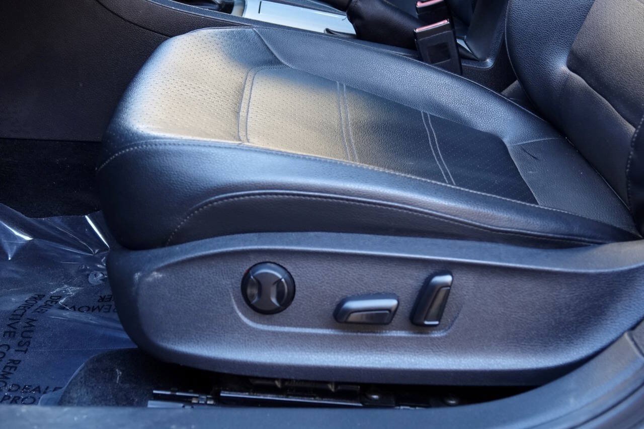 Used 2012 Volkswagen Passat TDI SE FWD image 52