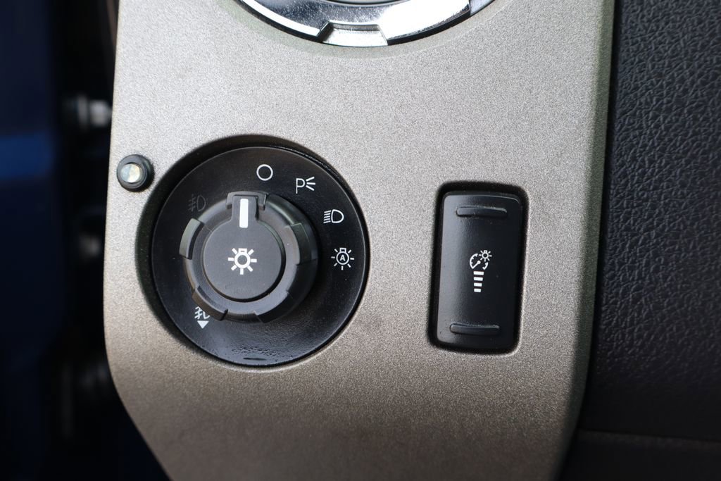 Used 2011 Ford F250 Lariat w/ Lariat Interior Pkg AWD/4WD image 25