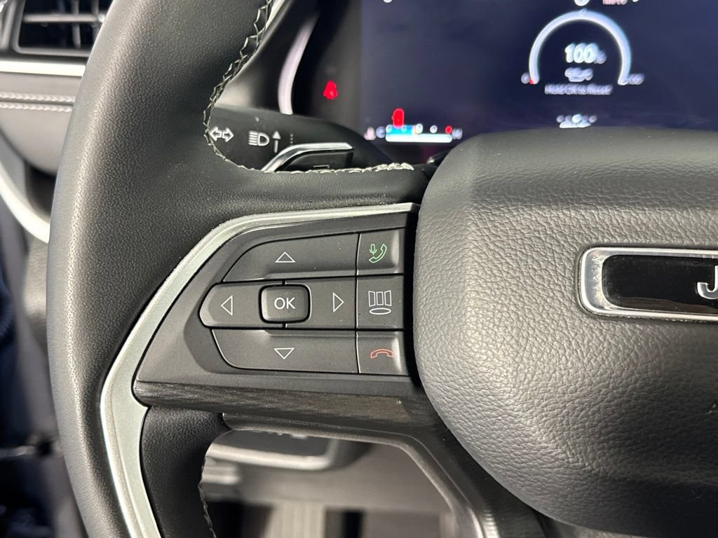 Certified 2025 Jeep Grand Cherokee Altitude AWD/4WD image 20