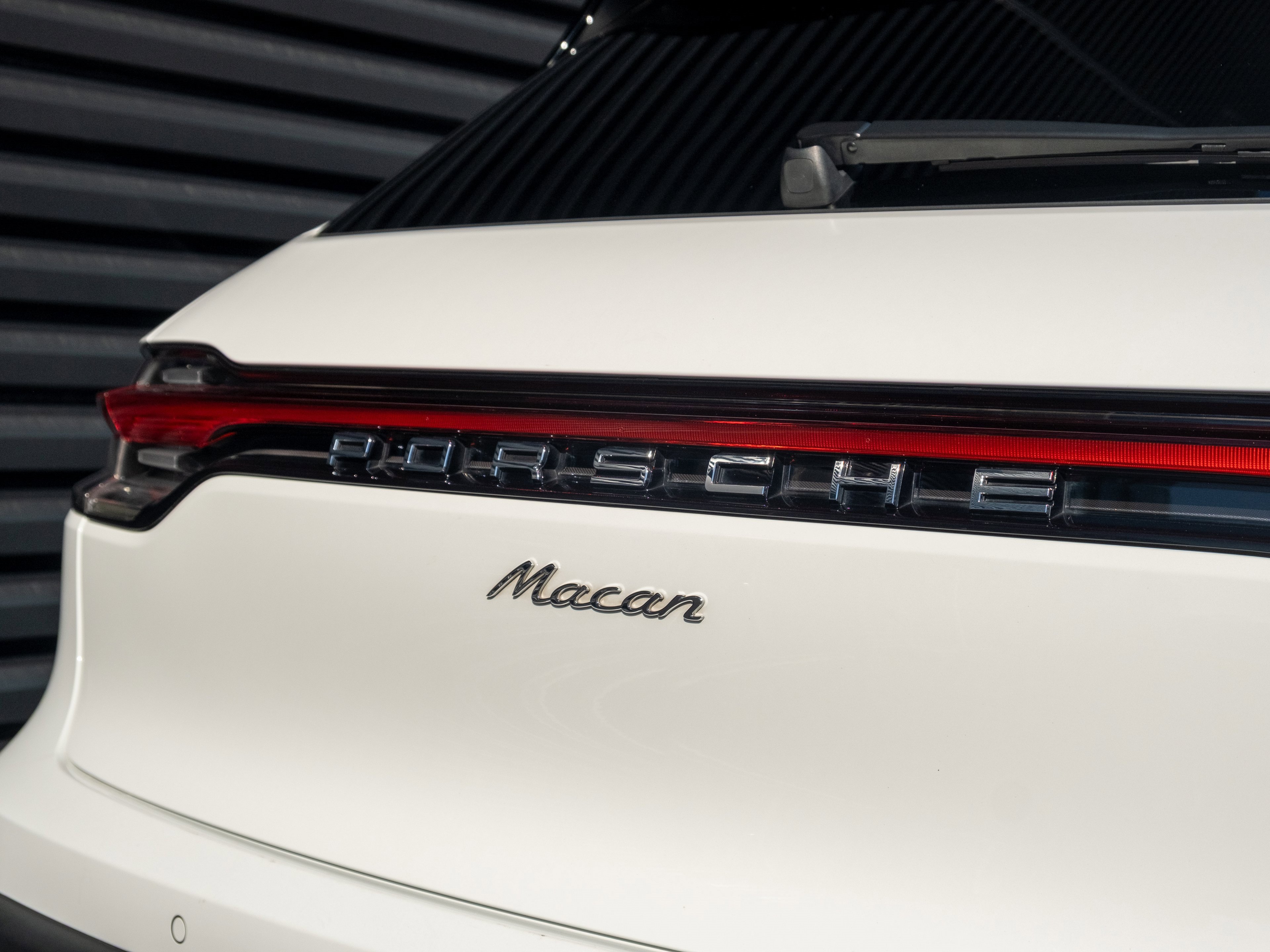 Certified 2023 Porsche Macan image 35