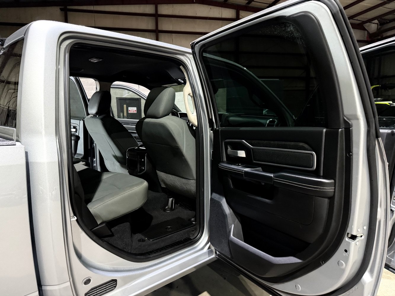 Used 2024 RAM 2500 Big Horn w/ Towing Technology Group AWD/4WD image 22