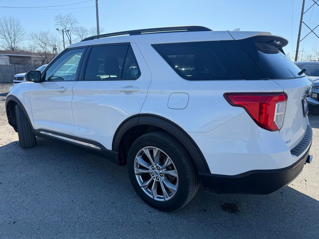 Used 2023 Ford Explorer XLT w/ Equipment Group 202A image 8