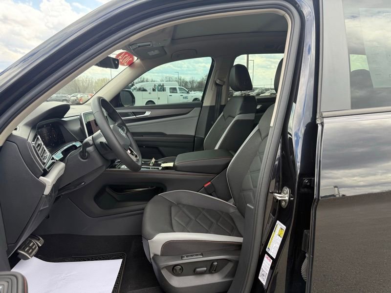 Used 2024 Volkswagen Atlas Peak Edition SEL image 10