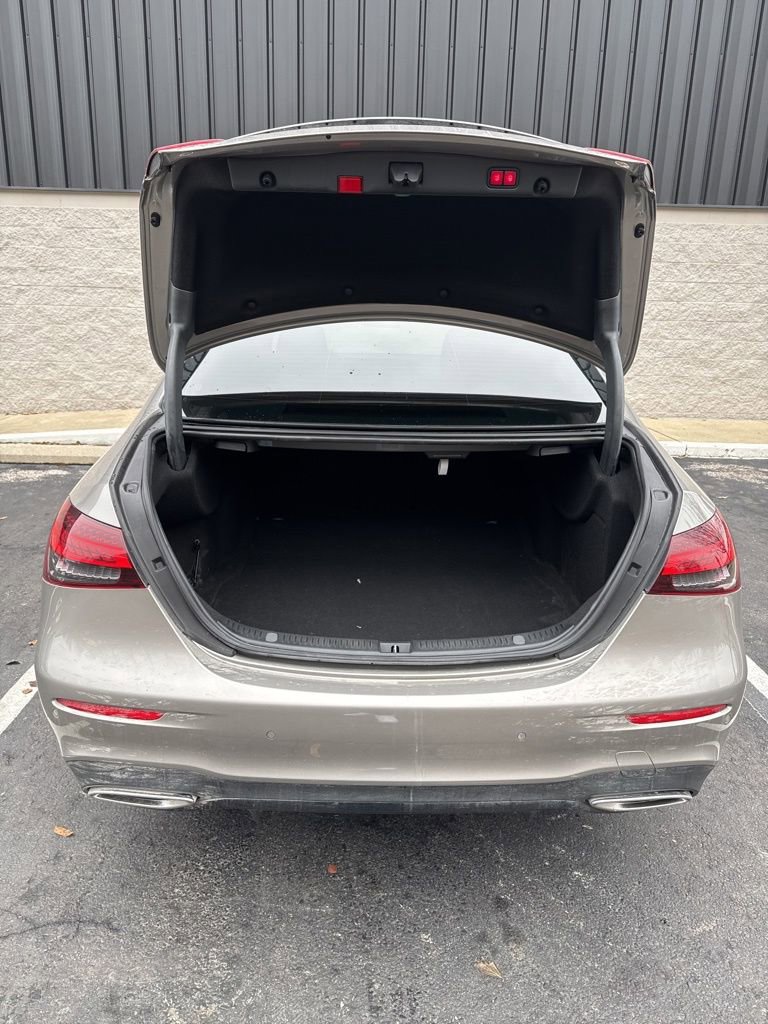 Used 2021 Mercedes-Benz E 350 4MATIC Sedan image 8