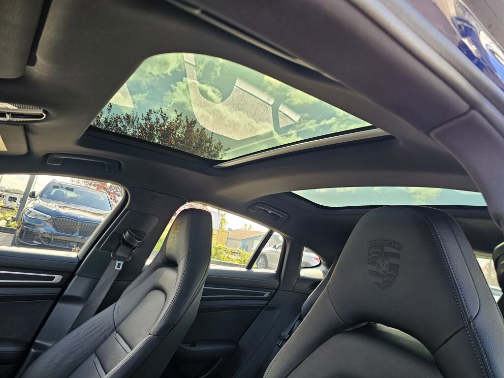 Used 2022 Porsche Panamera 4 Platinum Edition w/ Assistance Package image 27
