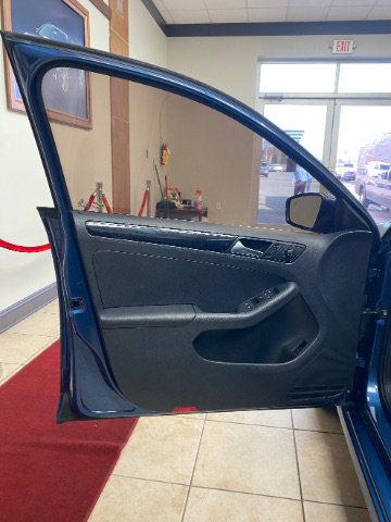 Used 2017 Volkswagen Jetta SEL image 14