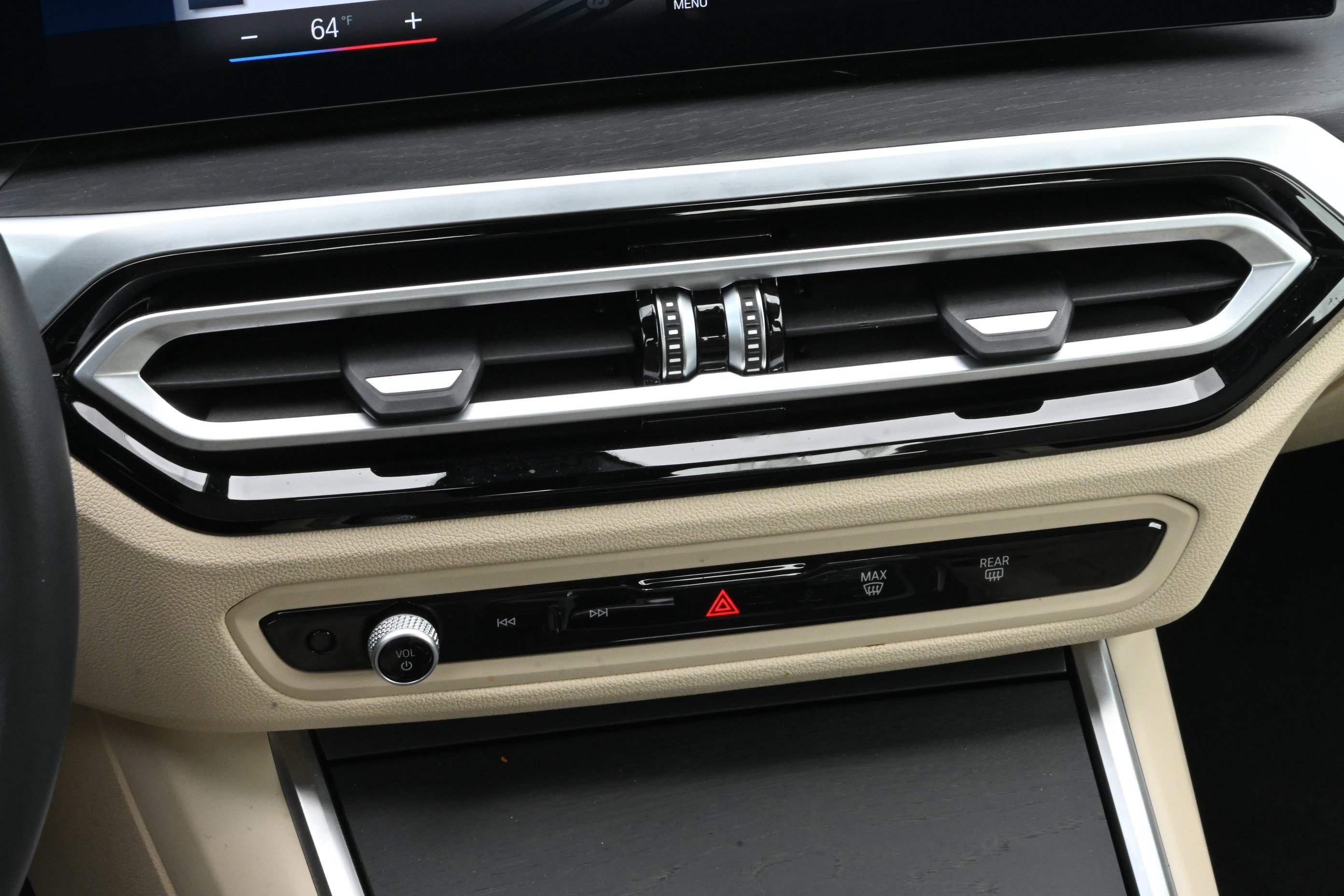 Certified 2024 BMW 330i Sedan w/ Convenience Package image 22