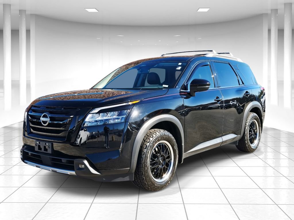 Used 2023 Nissan Pathfinder SL w/ Black Appearance Package image 7