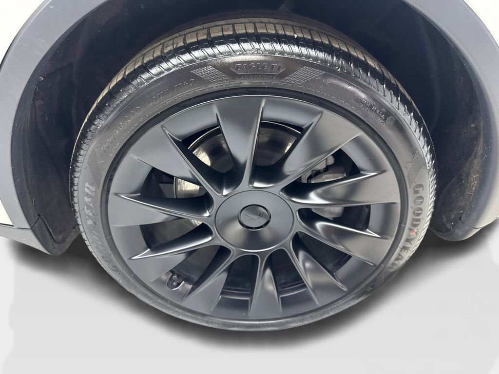 Used 2024 Tesla Model Y Long Range image 85