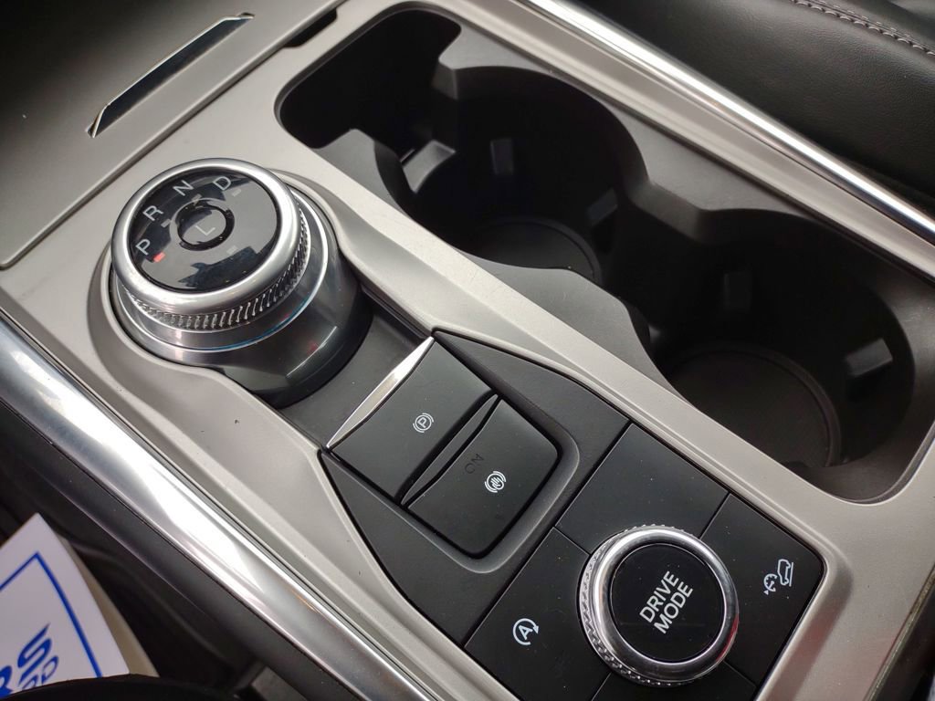 Used 2022 Ford Explorer XLT w/ Equipment Group 202A image 22