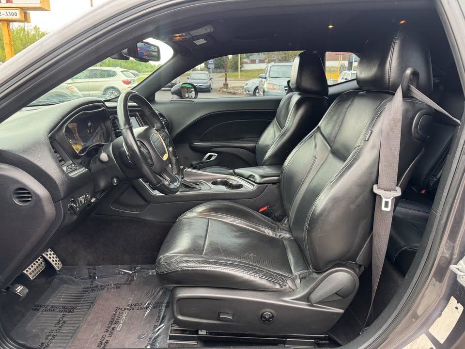 Used 2016 Dodge Challenger SXT Plus RWD image 10