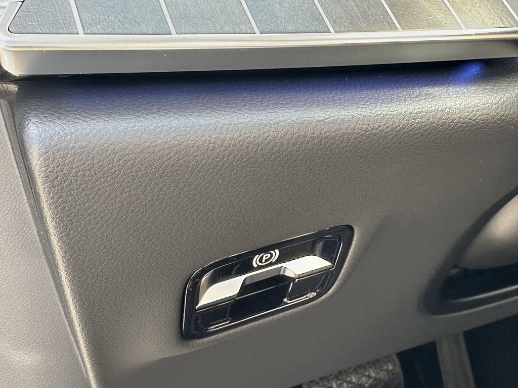 New 2026 Mercedes-Benz E 450 4MATIC Sedan image 35