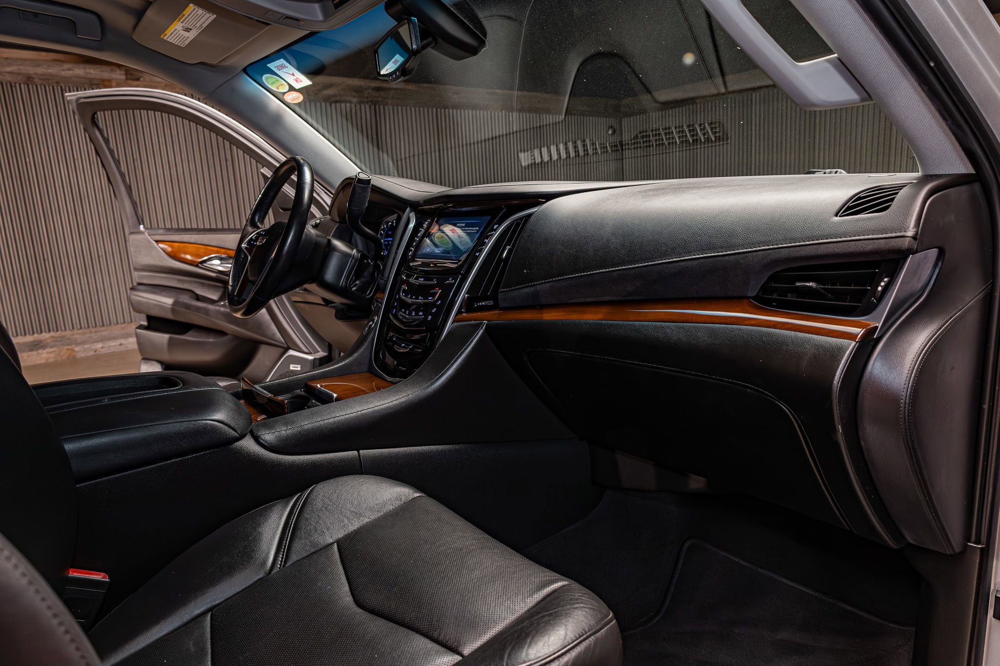 Used 2020 Cadillac Escalade 2WD image 13