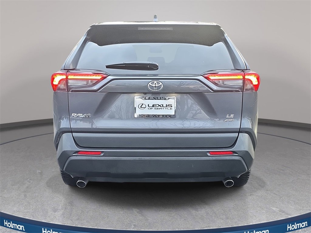 Used 2022 Toyota RAV4 LE image 7