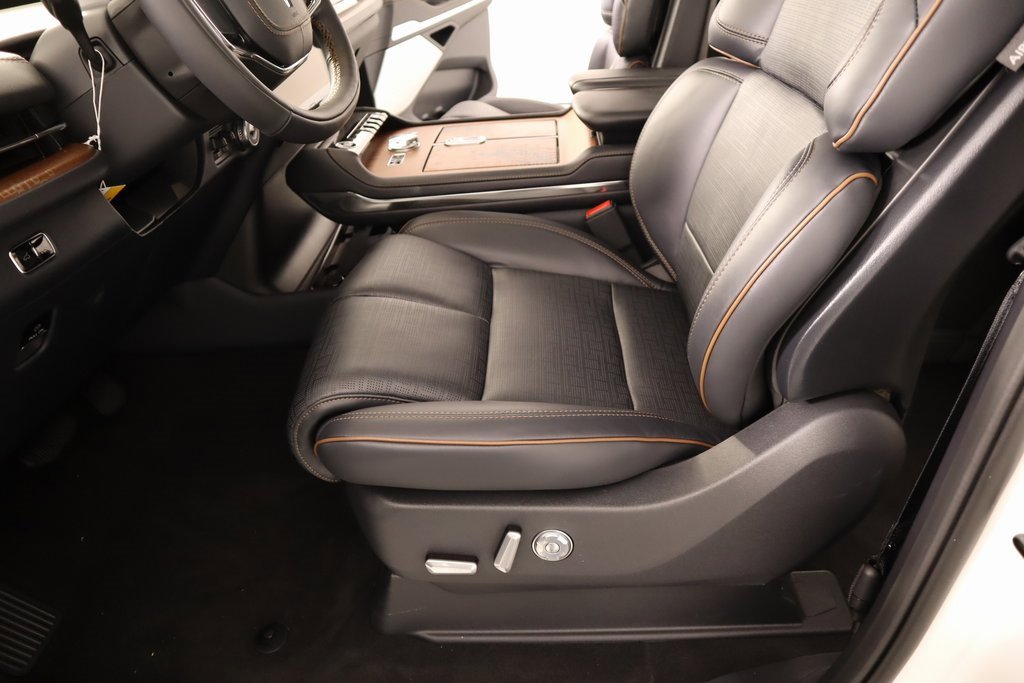 New 2025 Lincoln Navigator Black Label image 11