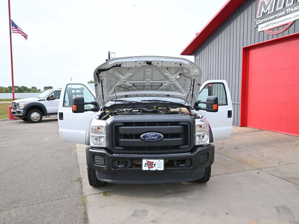 Used 2016 Ford F550 2WD Regular Cab Super Duty image 13