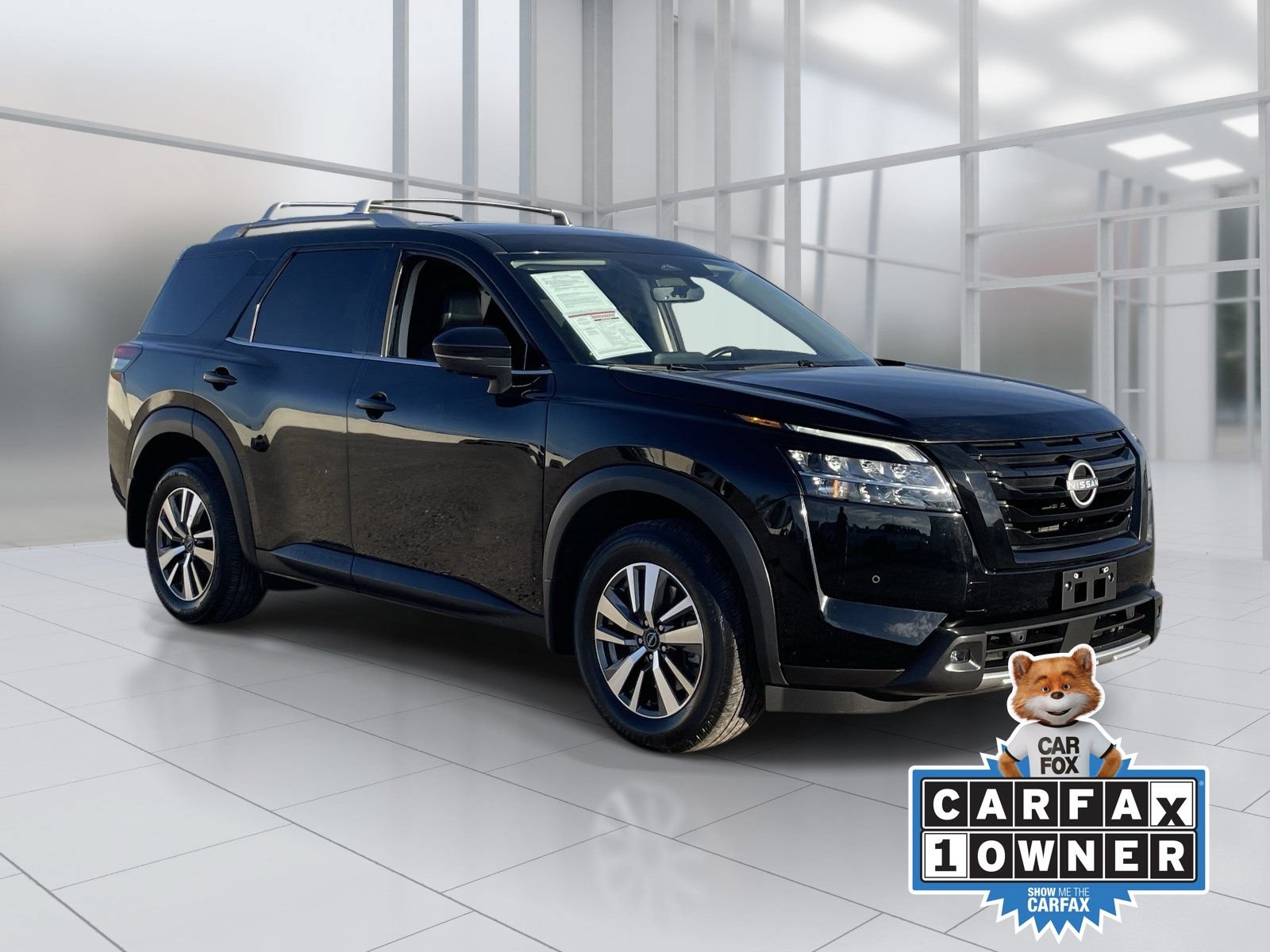 Used 2024 Nissan Pathfinder SL w/ Lighting Package (N92) FWD image 8