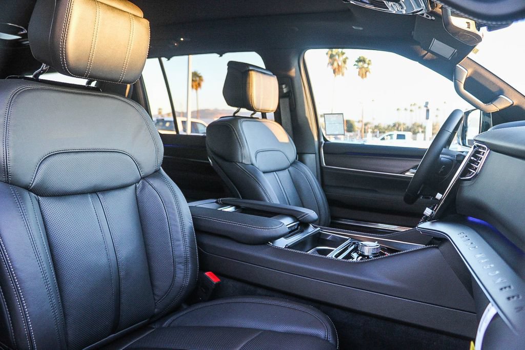 New 2026 Jeep Grand Wagoneer Summit AWD/4WD image 17