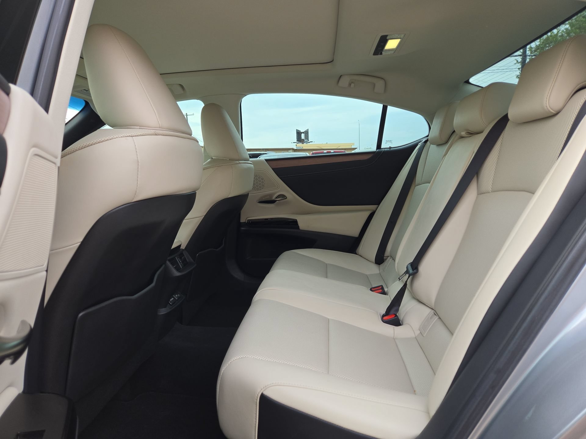 Certified 2025 Lexus ES 350 w/ Premium Package FWD image 13
