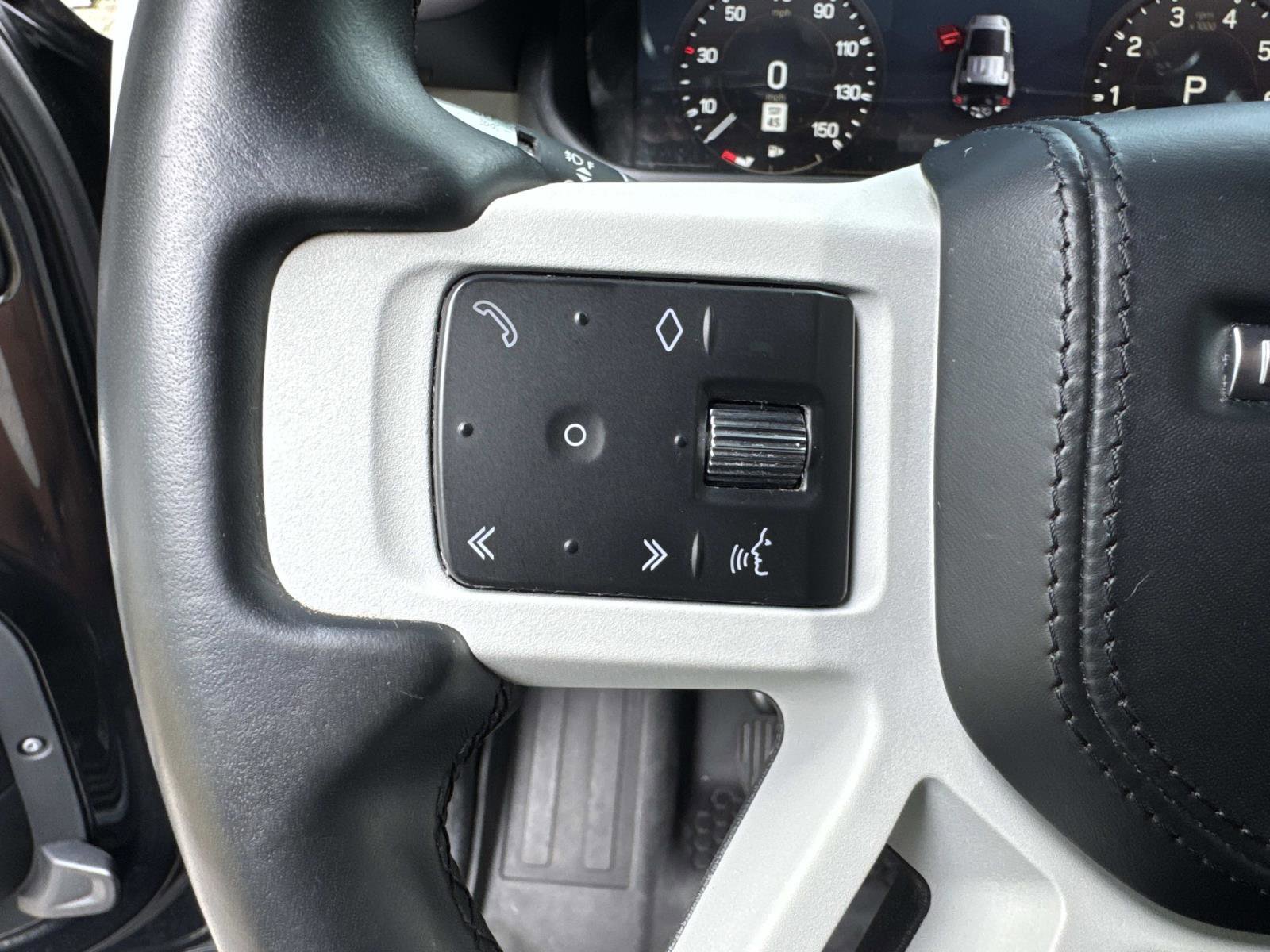 Certified 2022 Land Rover Defender 110 XS Edition AWD/4WD image 31