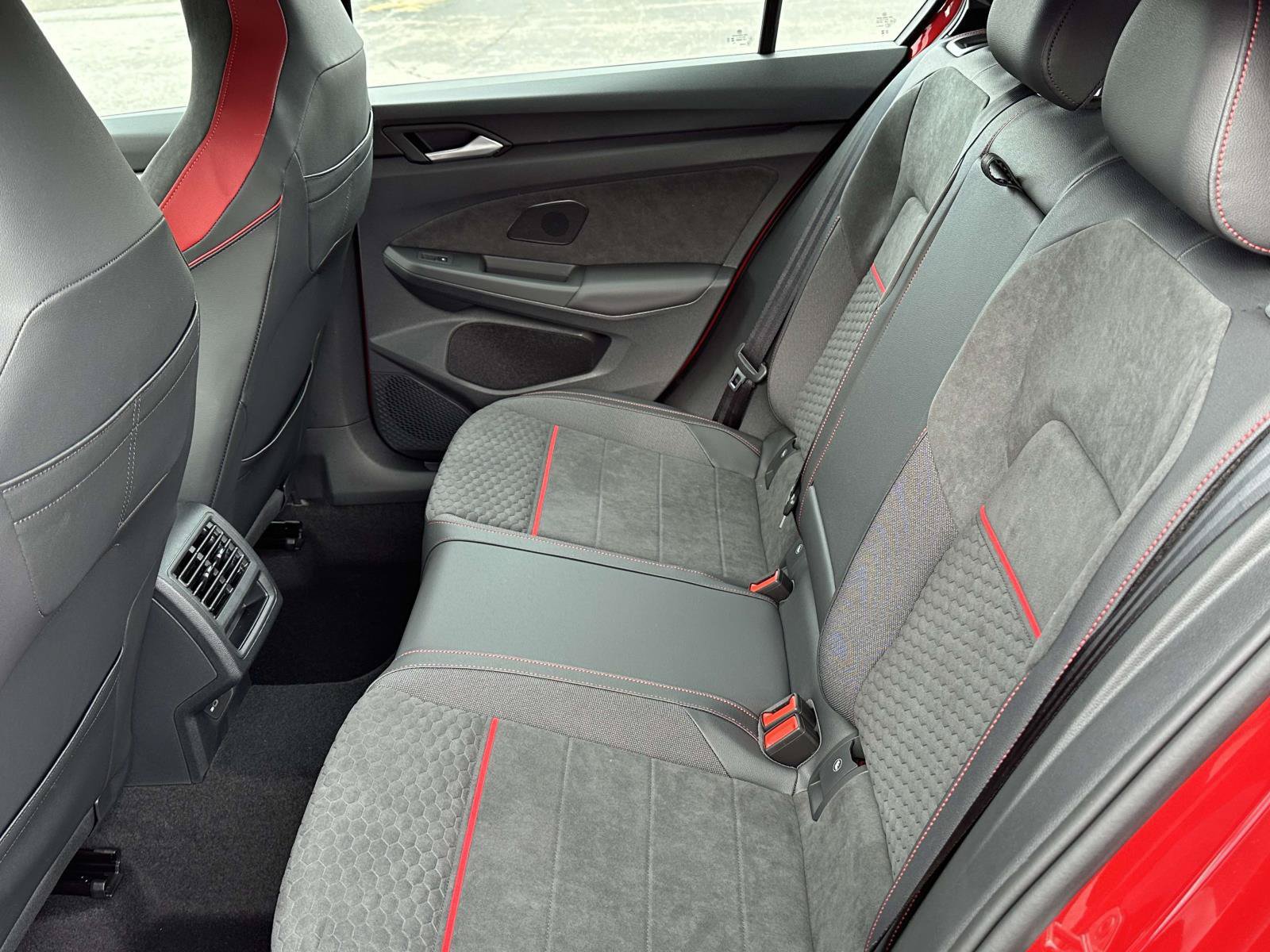 New 2026 Volkswagen GTI SE FWD image 13