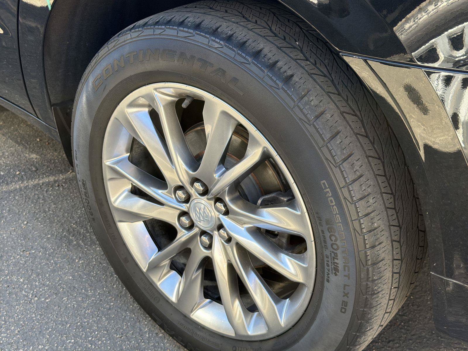Used 2022 Buick Enclave Avenir w/ Avenir Technology Package FWD image 5