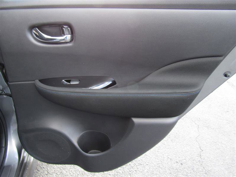 Used 2022 Nissan Leaf SV image 33