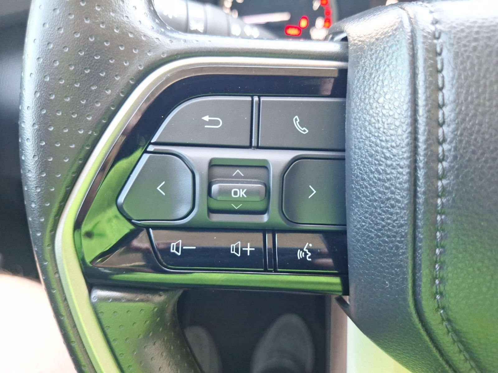 Used 2024 Toyota Tundra SR5 w/ SR5 Convenience Package AWD/4WD image 22