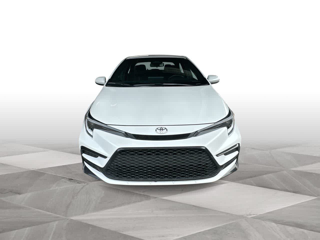 Used 2026 Toyota Corolla SE FWD image 3