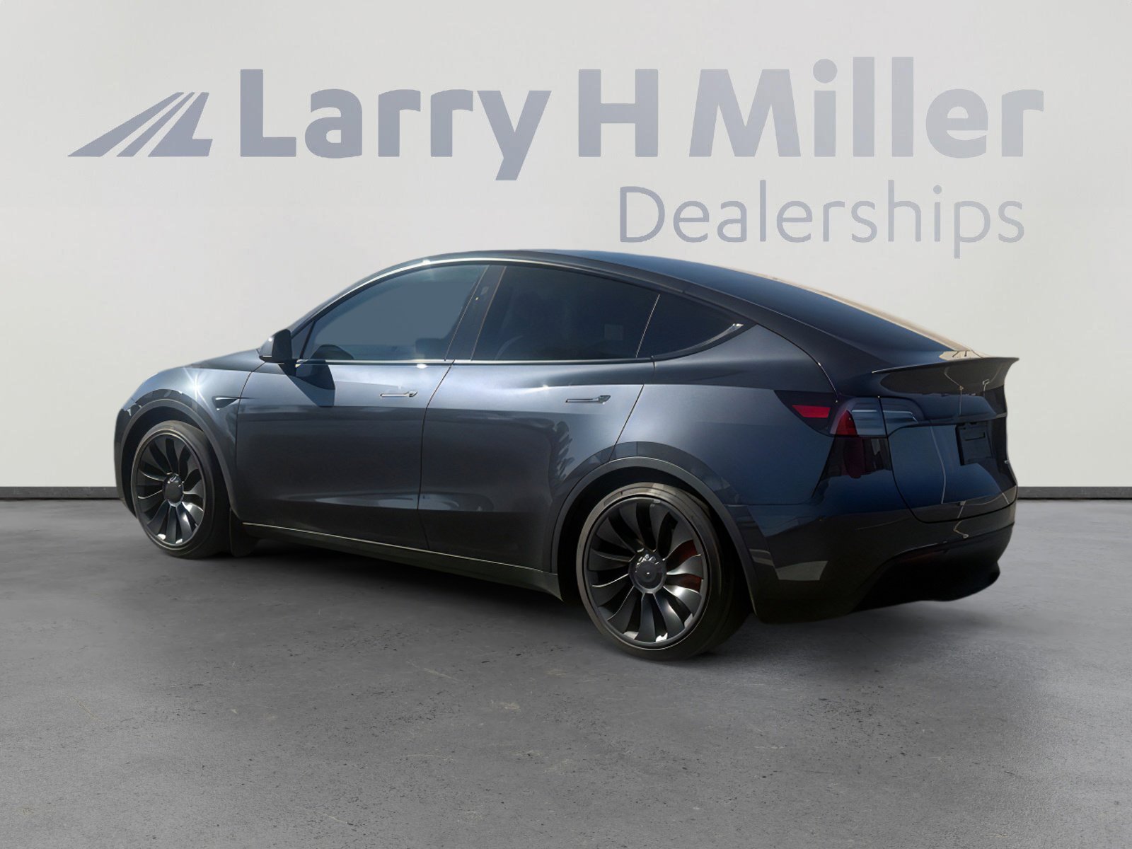 Used 2024 Tesla Model Y Performance image 3