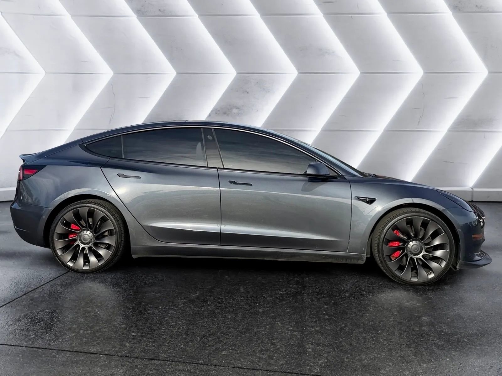 Used 2022 Tesla Model 3 Performance image 4