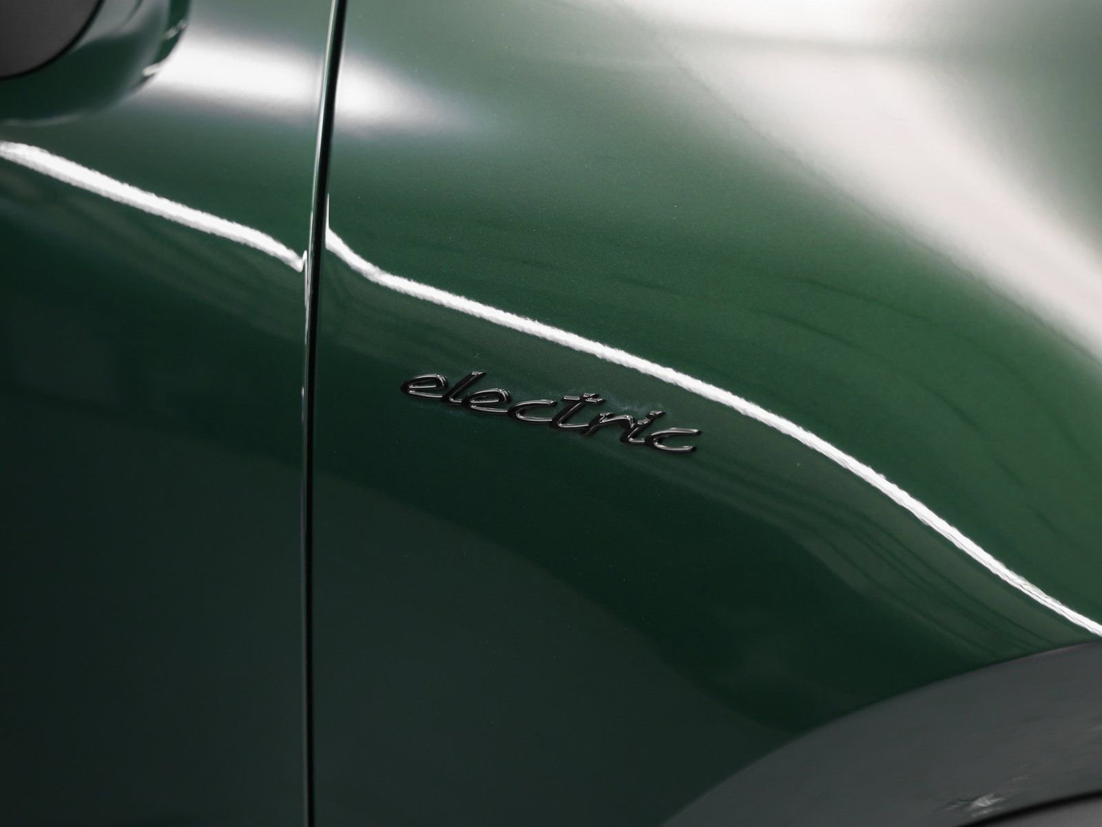 New 2025 Porsche Macan 4S Electric image 18