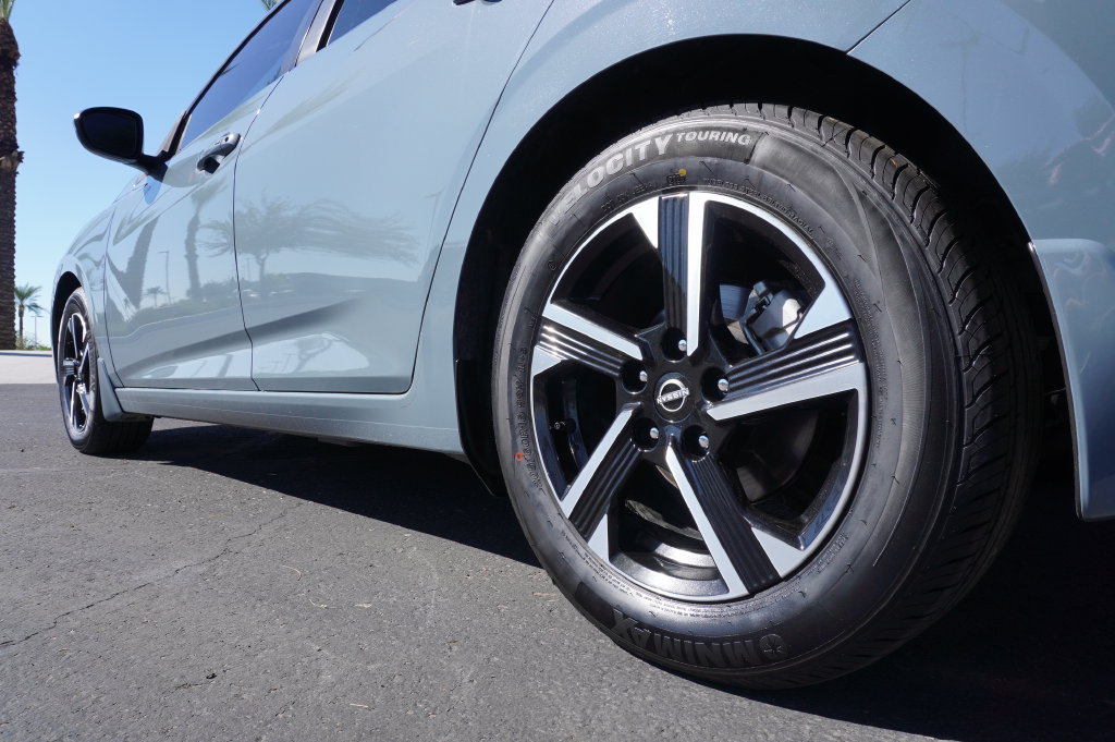 Certified 2025 Nissan Sentra SV FWD image 6