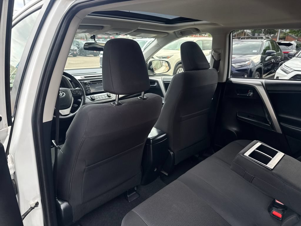 Used 2016 Toyota RAV4 XLE AWD/4WD image 38