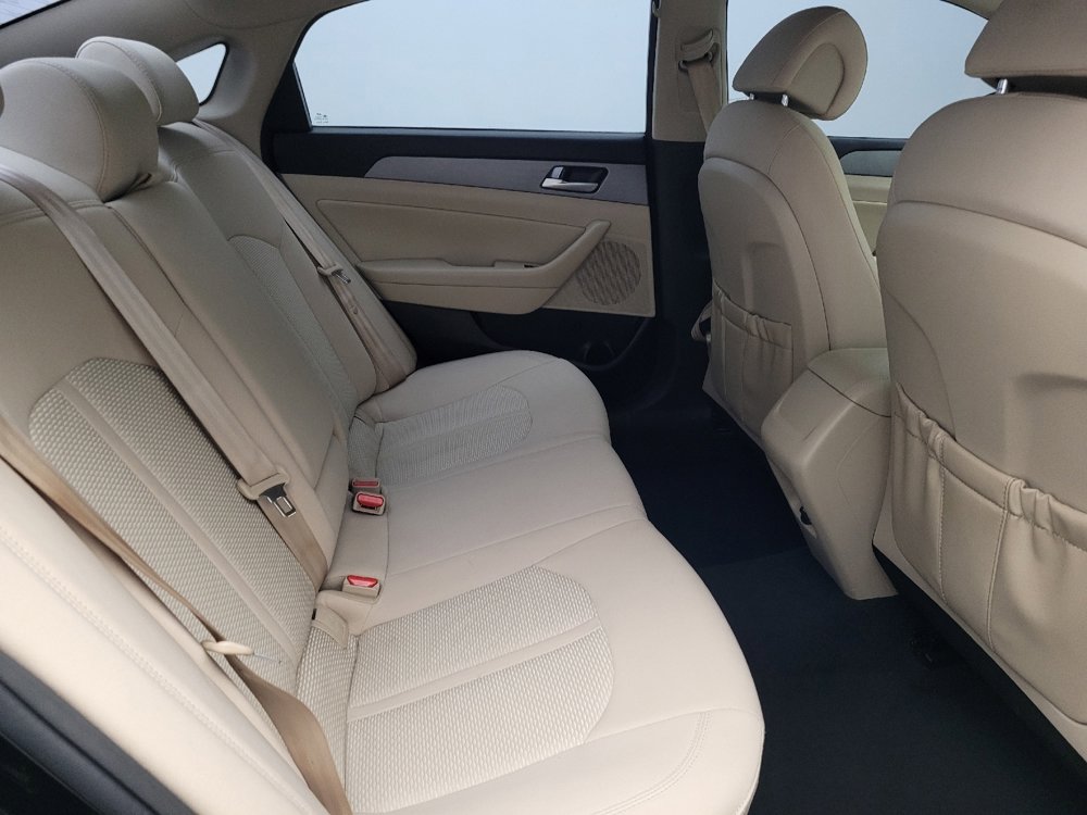 Used 2015 Hyundai Sonata SE w/ Option Group 09 FWD image 19